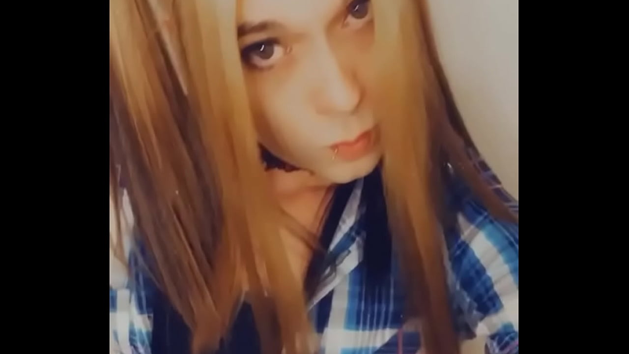 Beautiful Shemale Gives a Strip Tease