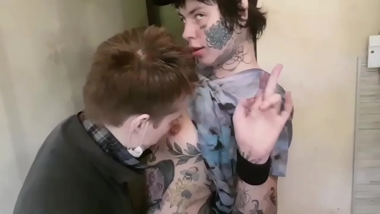 Streamer Polina Face gets her tits sucked by virgin streamer Danila Kitten