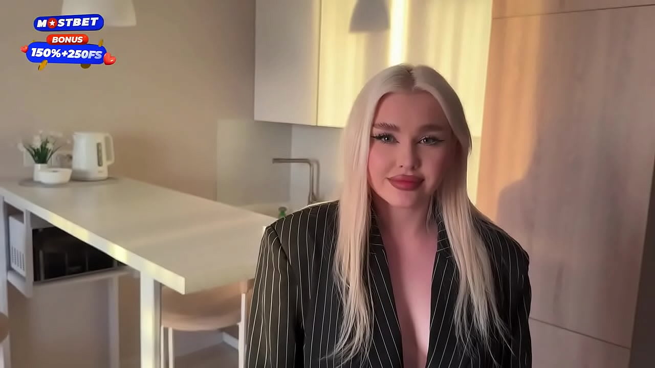 Blonde secretary with big ass enjoys anal sex [Deutsch porn]