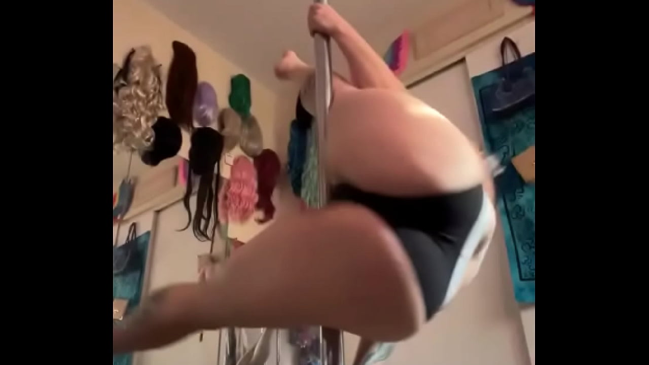 I should post the full video on my #poledance account but I&rsquo;m too lazy to sign in right now  PolerinaPole