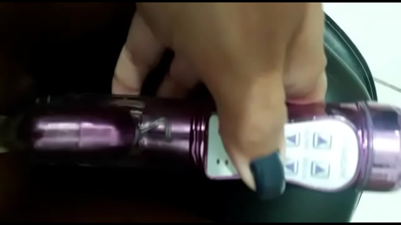 Coroa se masturbando delicia