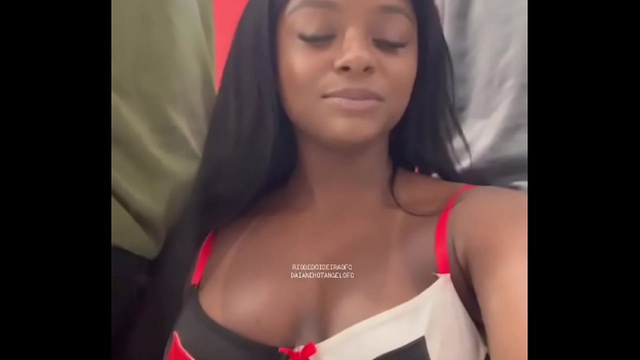 Hoje teve campeonato qual time que. Foi melhor nessa pelada ser&aacute; se saiu gol ? riodedoideira #cuckold #wata #chudai #c ...