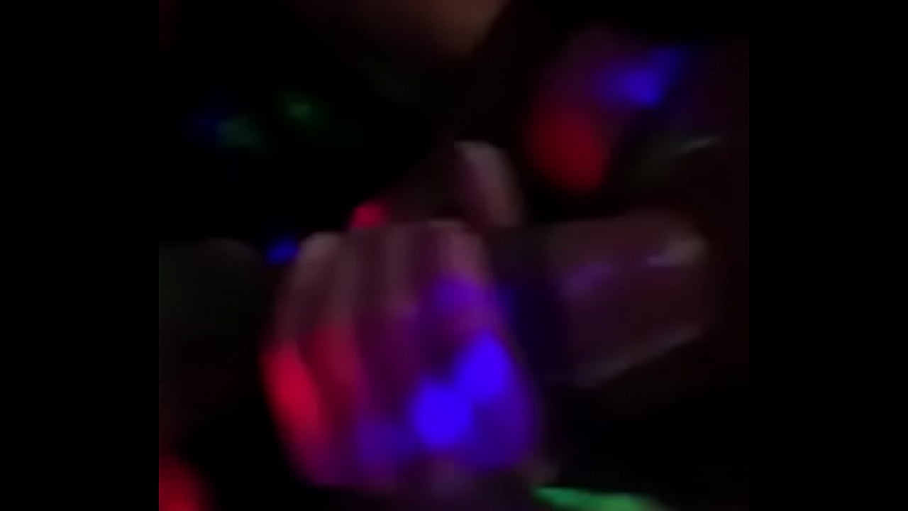 Jhennyfer D'Castro mamando o pauz&atilde;o do neg&atilde;o