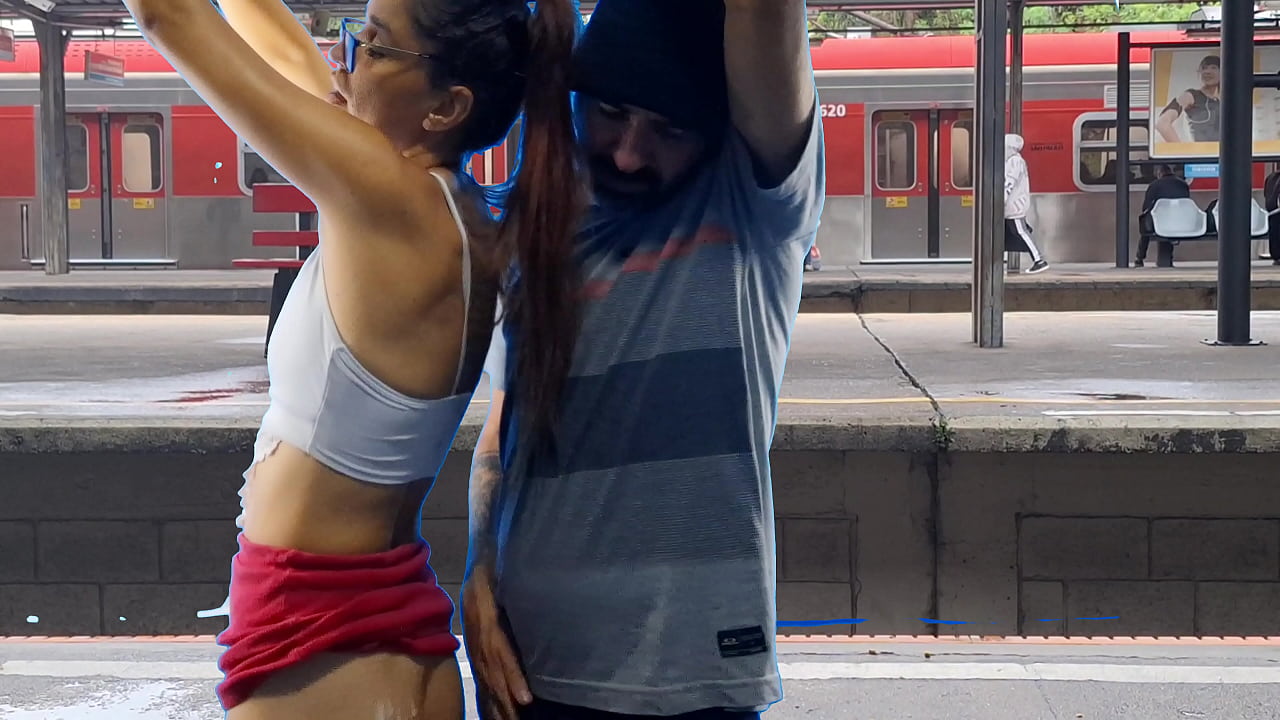 couple has sex in public!