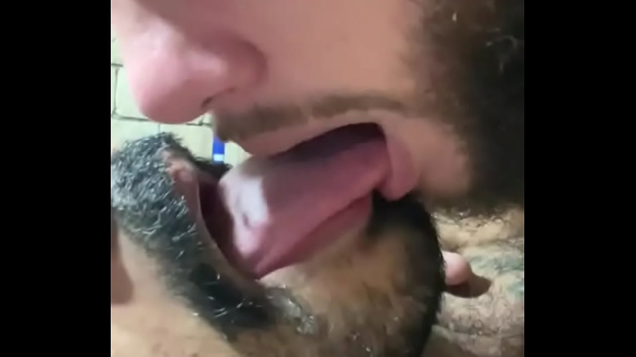 Fiz o puto virar f&ecirc;mea na minha m&atilde;o