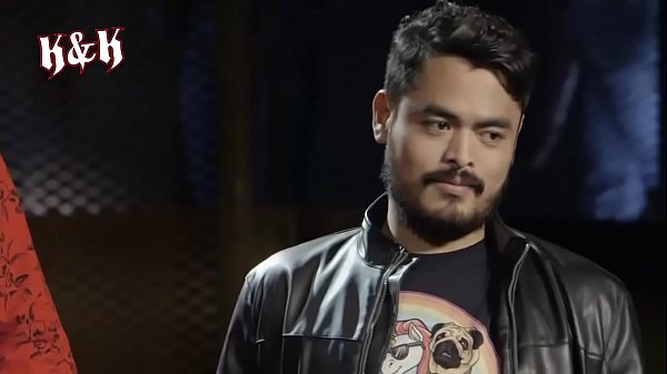 Cogid&oacute;n de un chaparro a un cojo