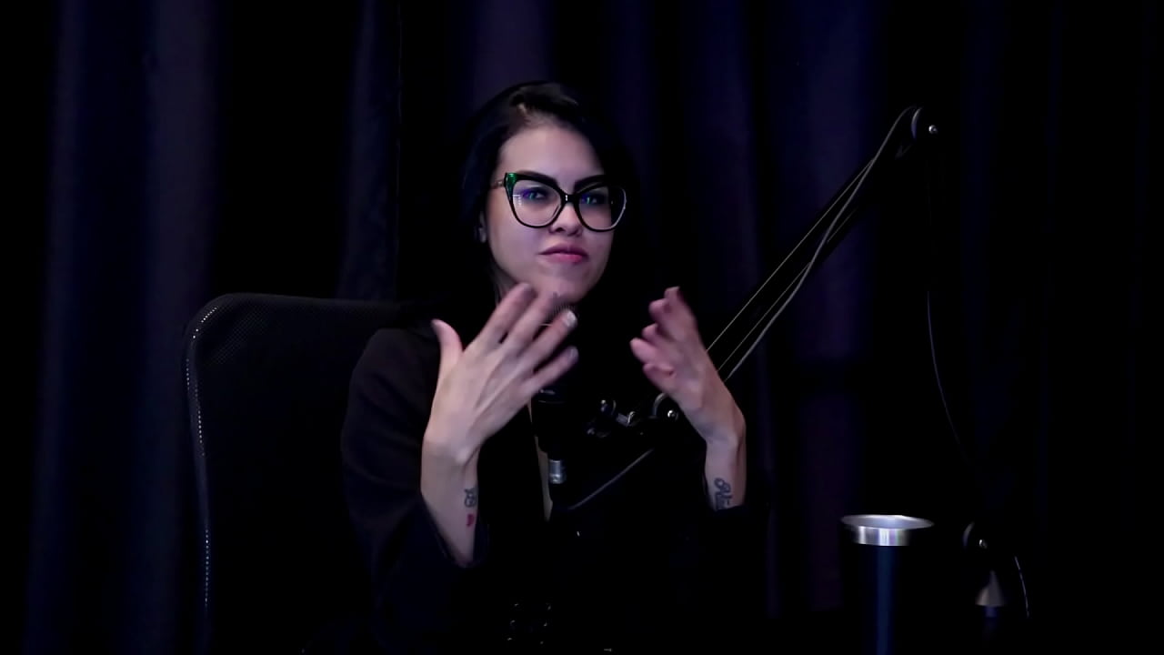 Conheceu a Santa Caliente, teve que aprender as posi&ccedil;&otilde;es de atores, os problemas que teve com a fam&iacute;lia, ficou decepcionado, e o fetiche com trans... - Tiago Oliveira (WATCH ON: SHEER/RED)