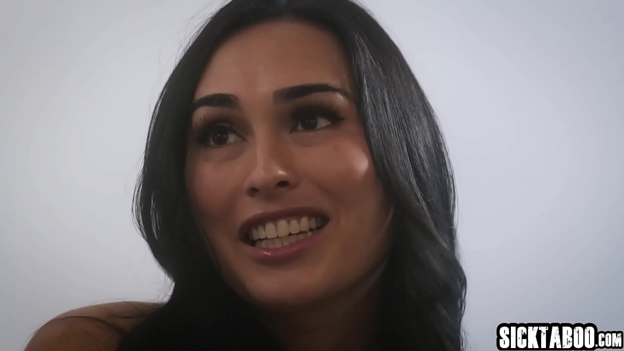 Sexy big ass MILF will give everything just for her role so babe enjoyed hardcore pussy fucking after gave a blowjob