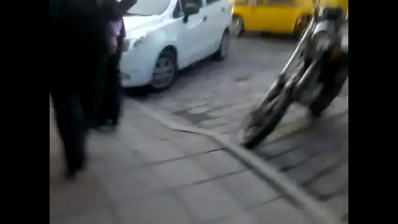 culazo en jeans negro