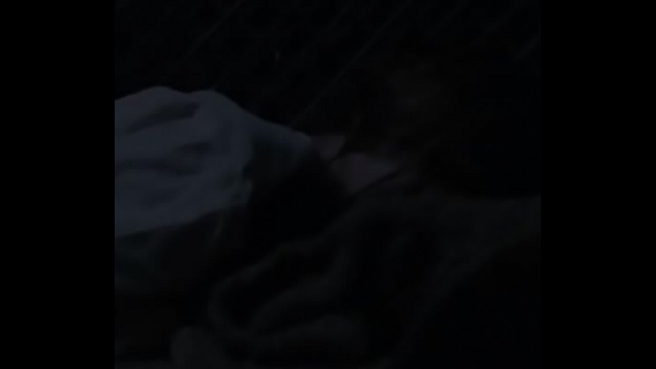 Aleksandra Cwen se masturbando e gemendo forte at&eacute; gozar no filme de terror austr&iacute;aco/alem&atilde;o "Hagazussa"