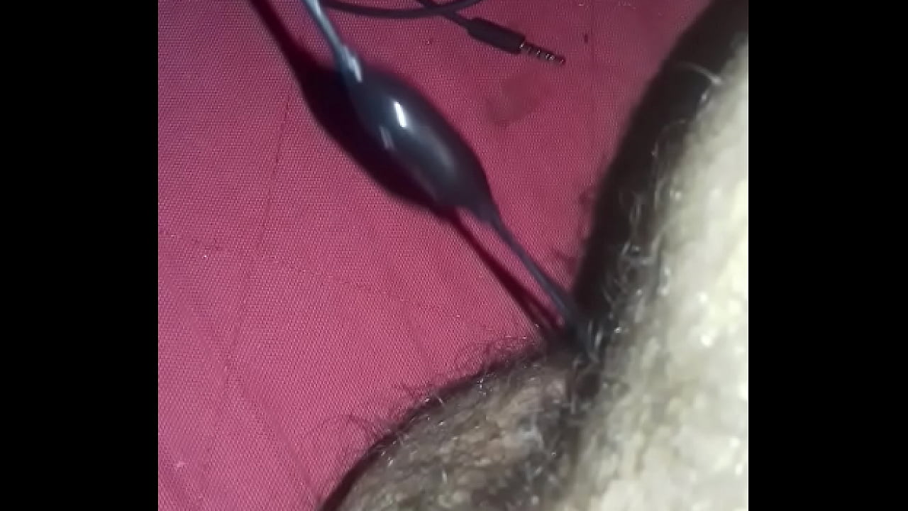 Ce jeune gay se met cesur &eacute;couteur bien profont