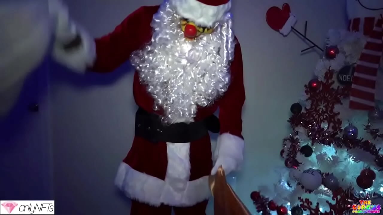 Gibby the clown fucks Mandimayxxx on Christmas Eve ( Mandi May )