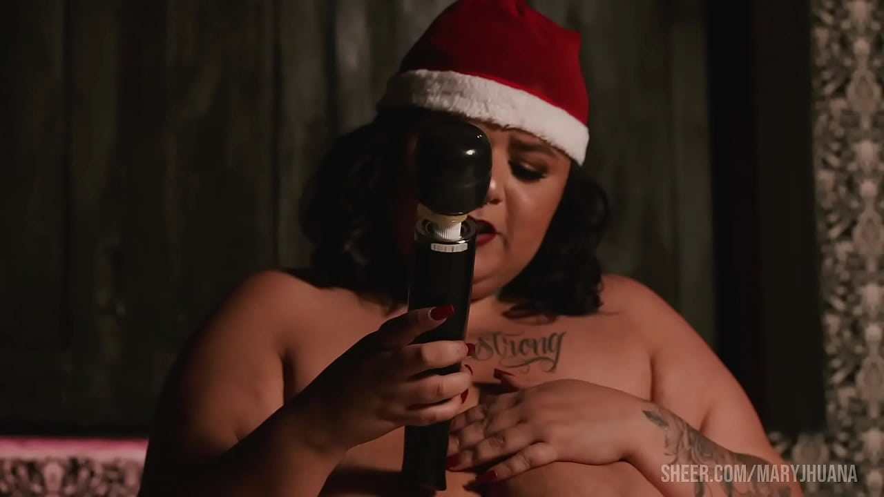Mam&atilde;e noel ligou para o Papai noel e gozou gostoso bbw - Mary Jhuana