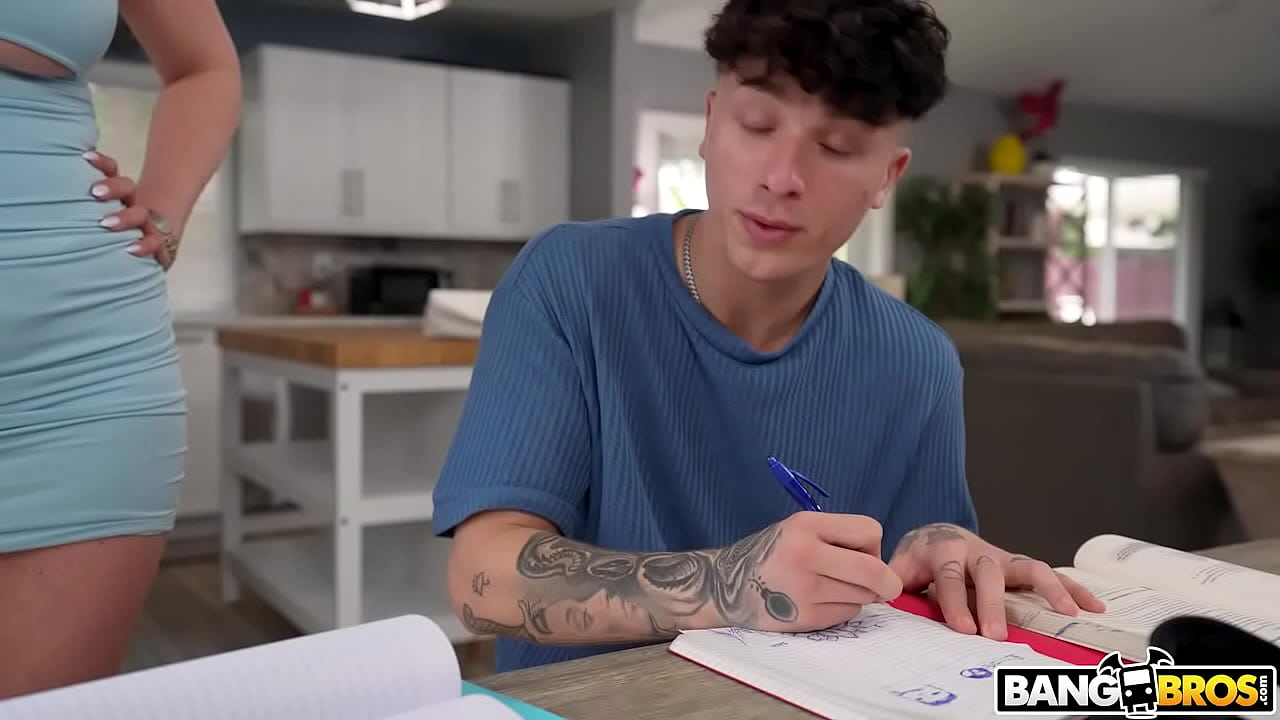 Shower 3Some With Stepmom