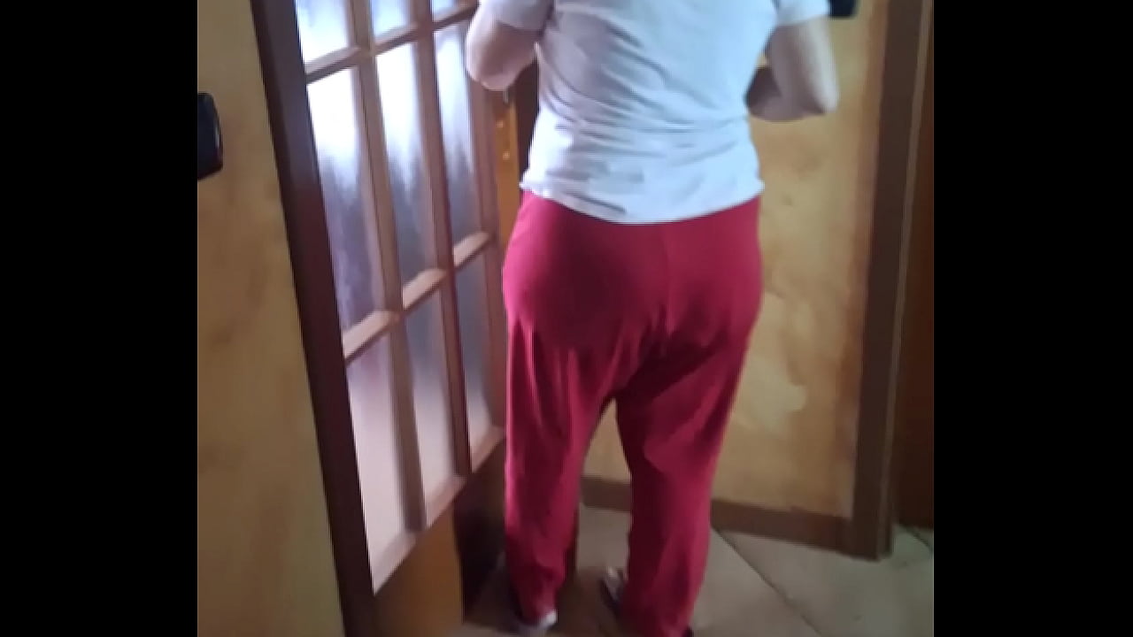 Scopo con il mio vicino senza fare rumore per non svegliare mio marito