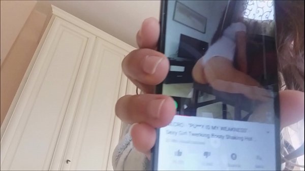 come 's love, it's normal to have an erection ... but I have to punish you: bring your nose close to my ass and smell ...