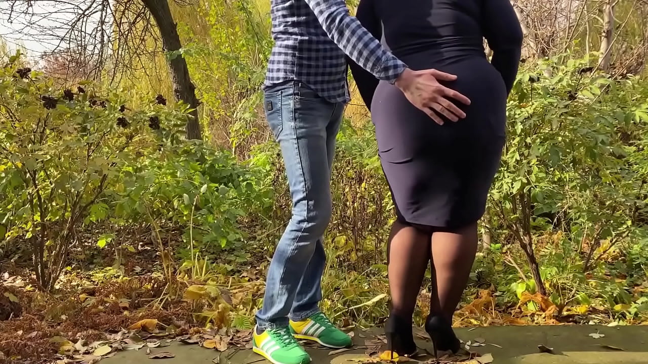 Curvy mother-in-law put on stockings for me