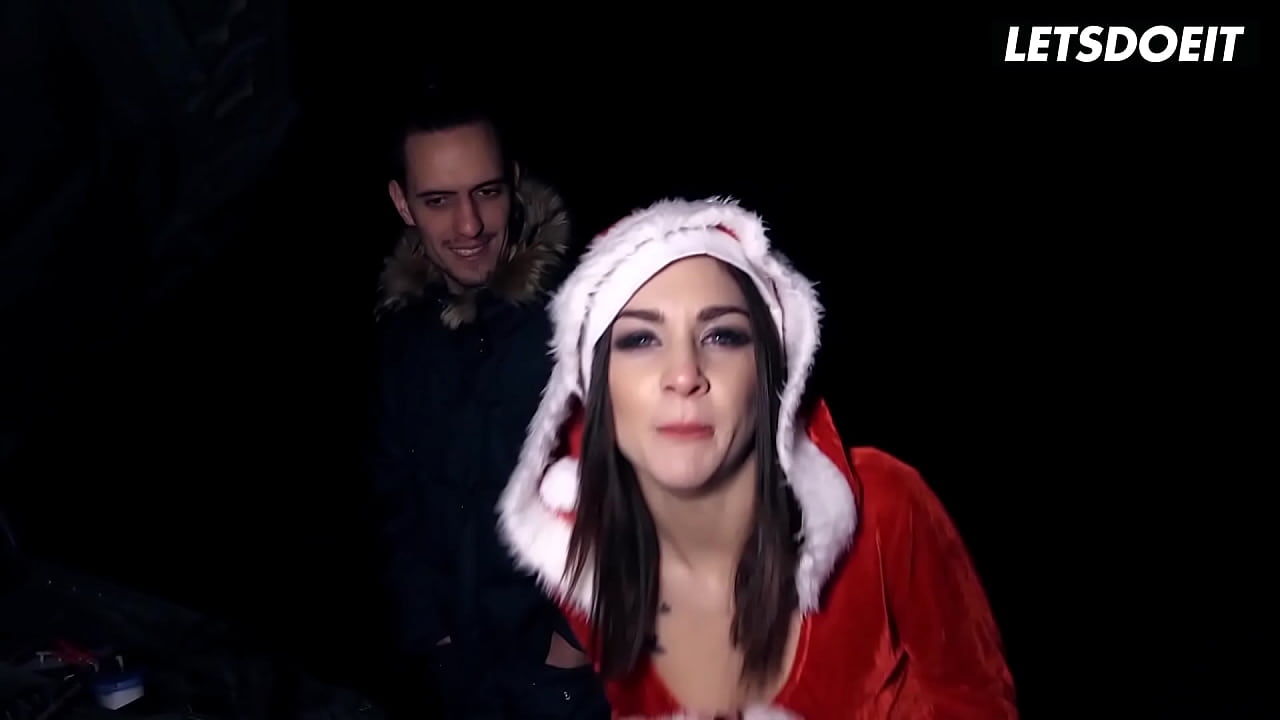 Lullu Gun Nasty Sex with Newbies In Mr Claus' Christmas Van - LETSDOEIT