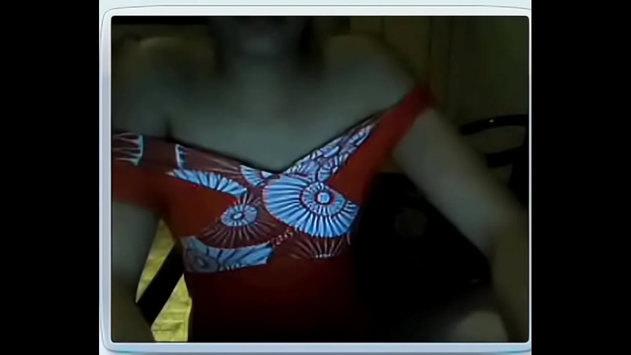 MORENITA MUESTRA LOS PECHOS IN MSN - WEBCAM