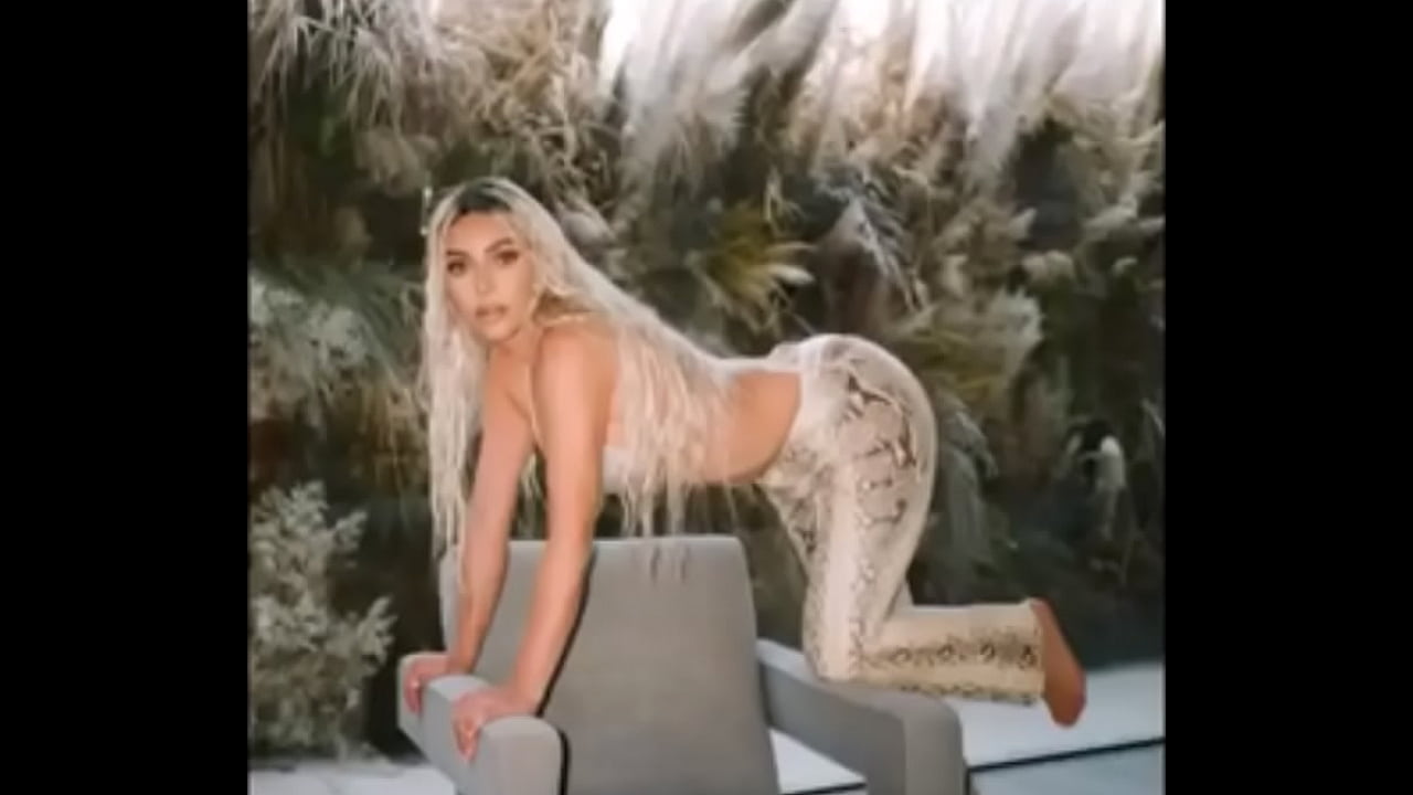 Kim Kardashian photo sexy