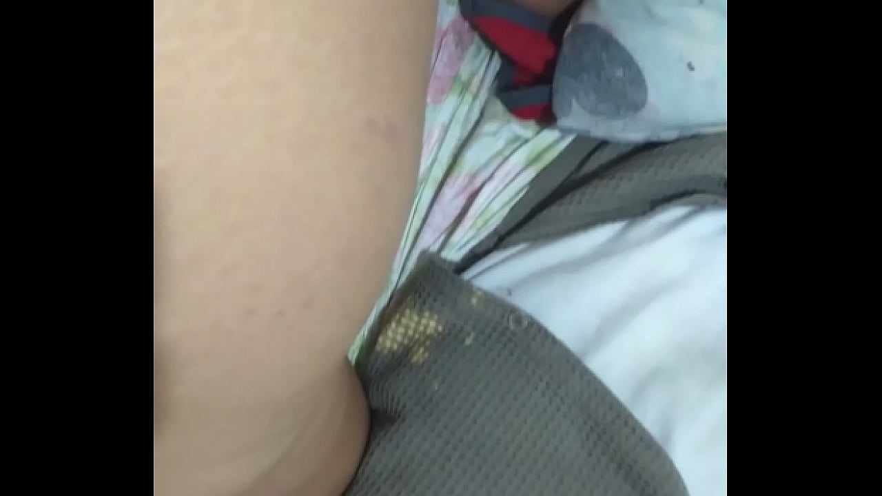 Ela gosta de mostrar seu rabinho para os meu meus amigo ficarem loco de tes&atilde;o