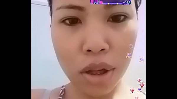 Bigo asian live girl showing nice cleavage