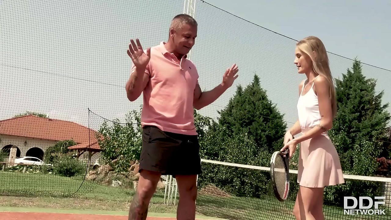 Teen Tiffany Tatum Fucked Outdoor