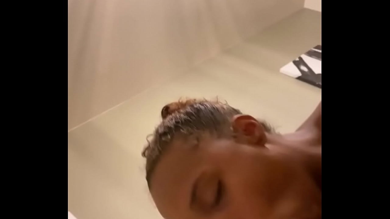 Crazy freak gives good head