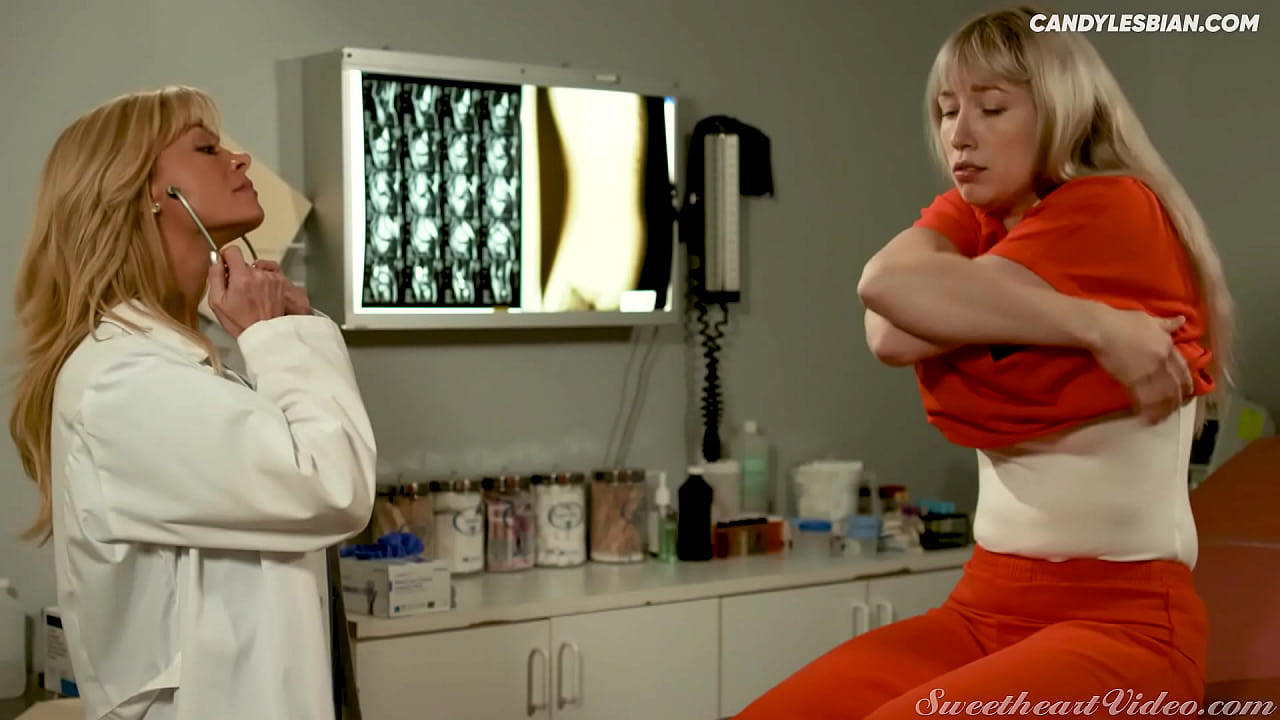 Gef&auml;ngnisschwester fickt lesbischen Gefangenen