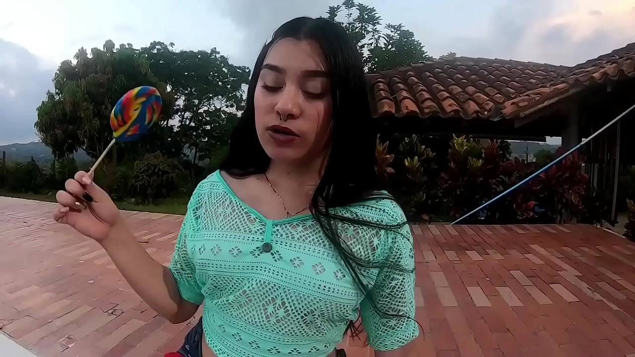 Caliente latina en un en vivo