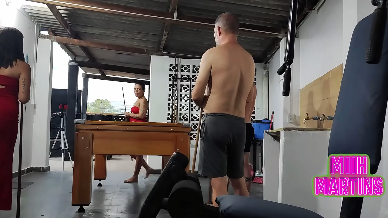 camera filma putaria em bar