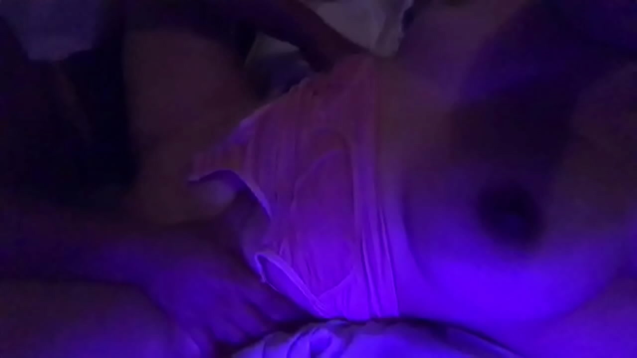 Le met&iacute; la verga a la vecina