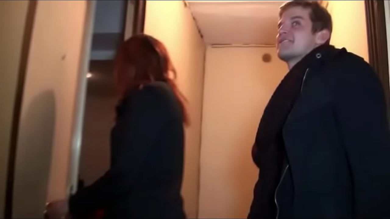 Casting couch of an amateur Parisian couple