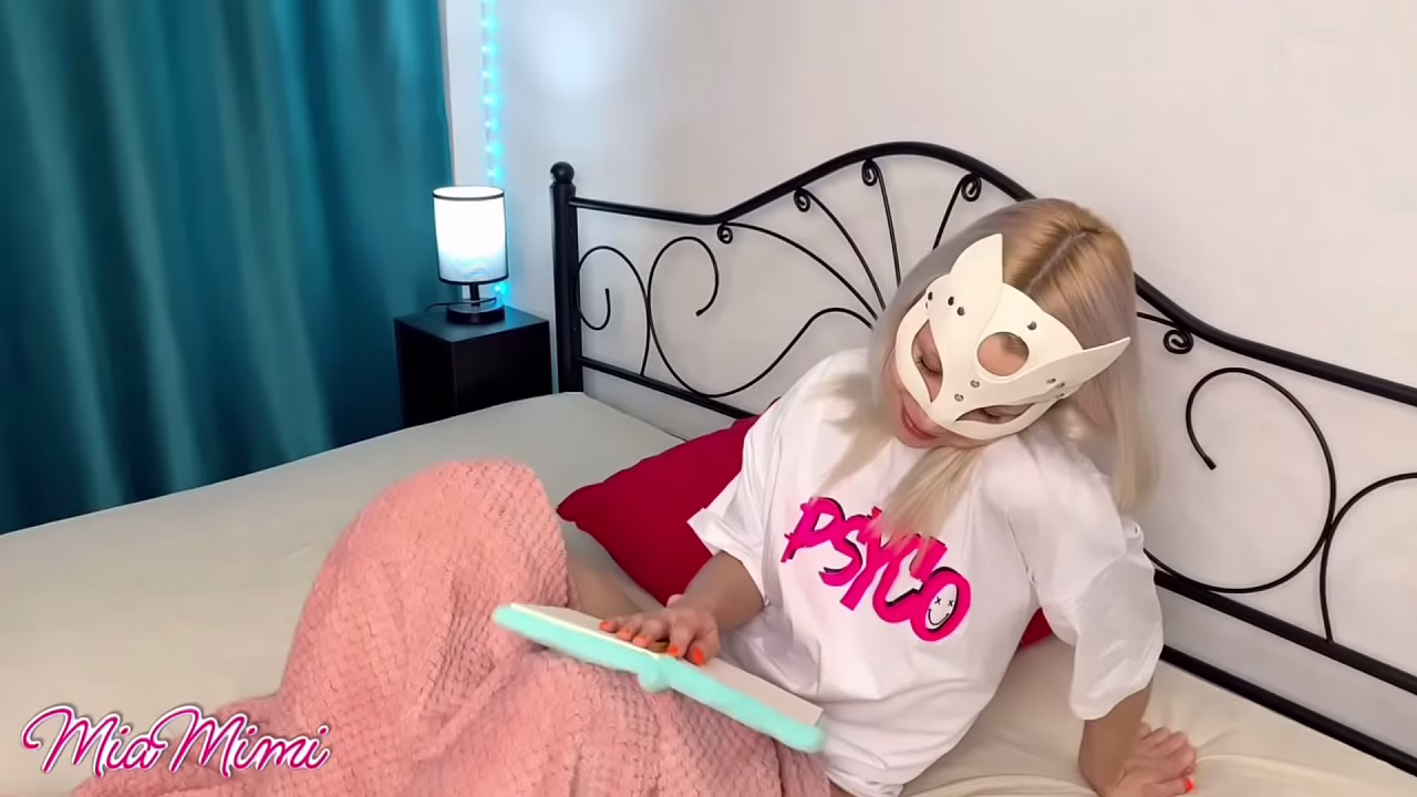 YAWNING: Mia's Mimi Deep Yawning in Cozy Evening