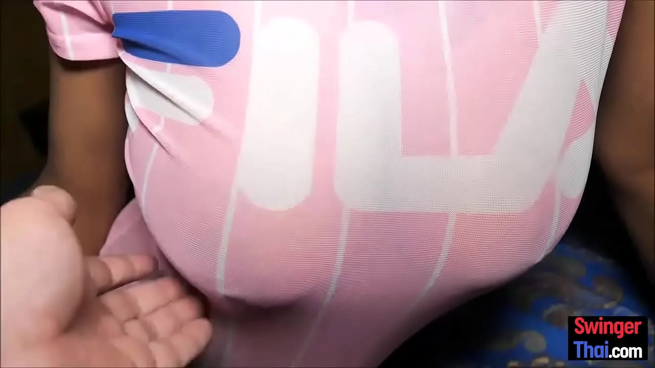 Big butt Asian amateur cutie doggystyled in a hotel