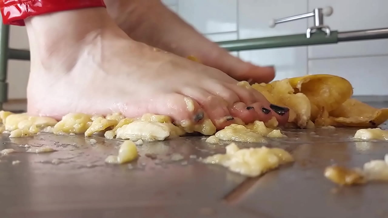 I crush bananas like your dick