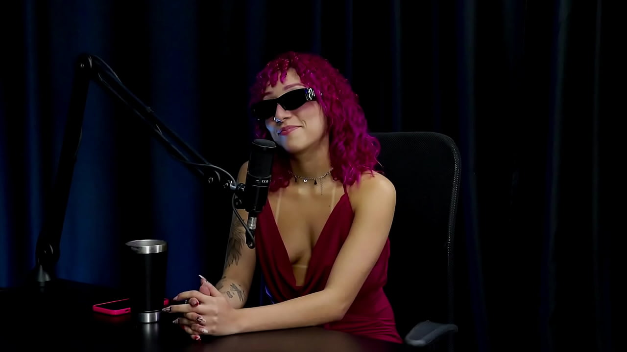 Come&ccedil;ou ao ver as pessoas postando, gostou de gravar com produtora, vai fazer uma dp, e mora dentro de uma comunidade no Rio de Janeiro - Tiffany Carioca & Gabriel Rios (WATCH ON: SHEER/RED)