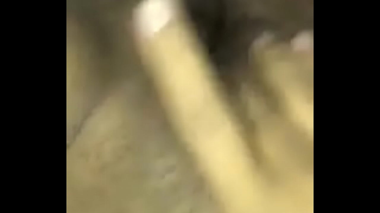 Jani broca preparandose para su amante