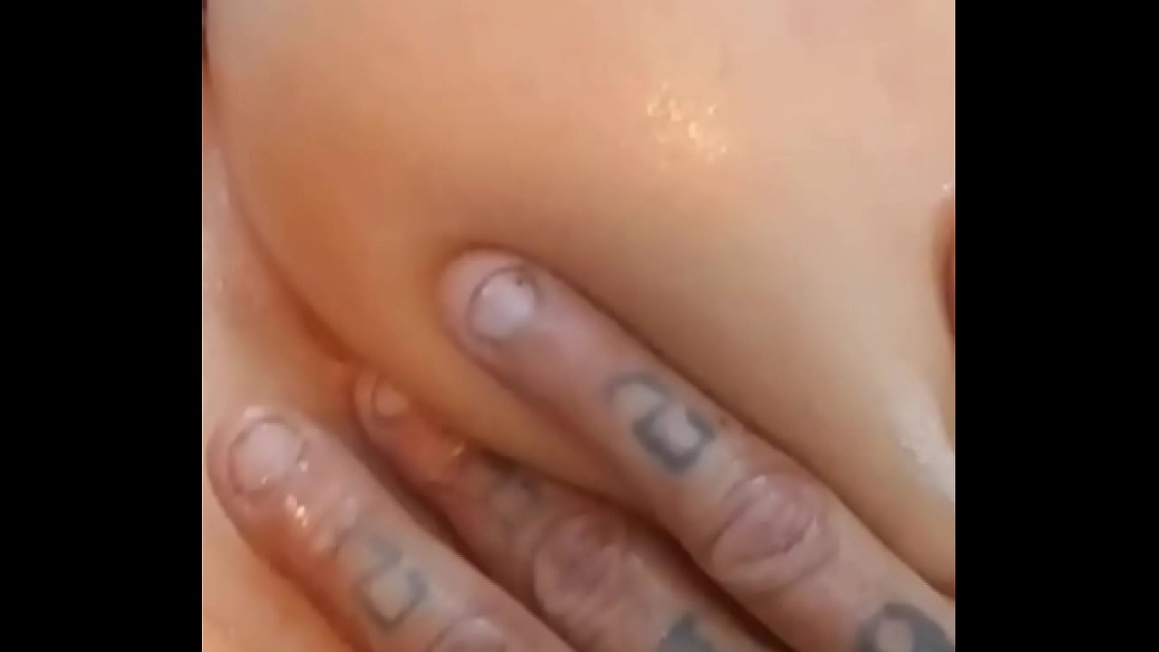 Oiled up ass and pussy play