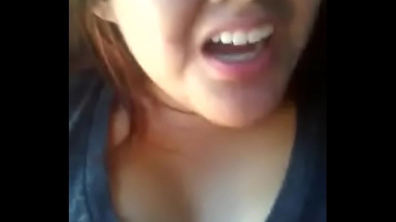 Gordita haciendo un anal
