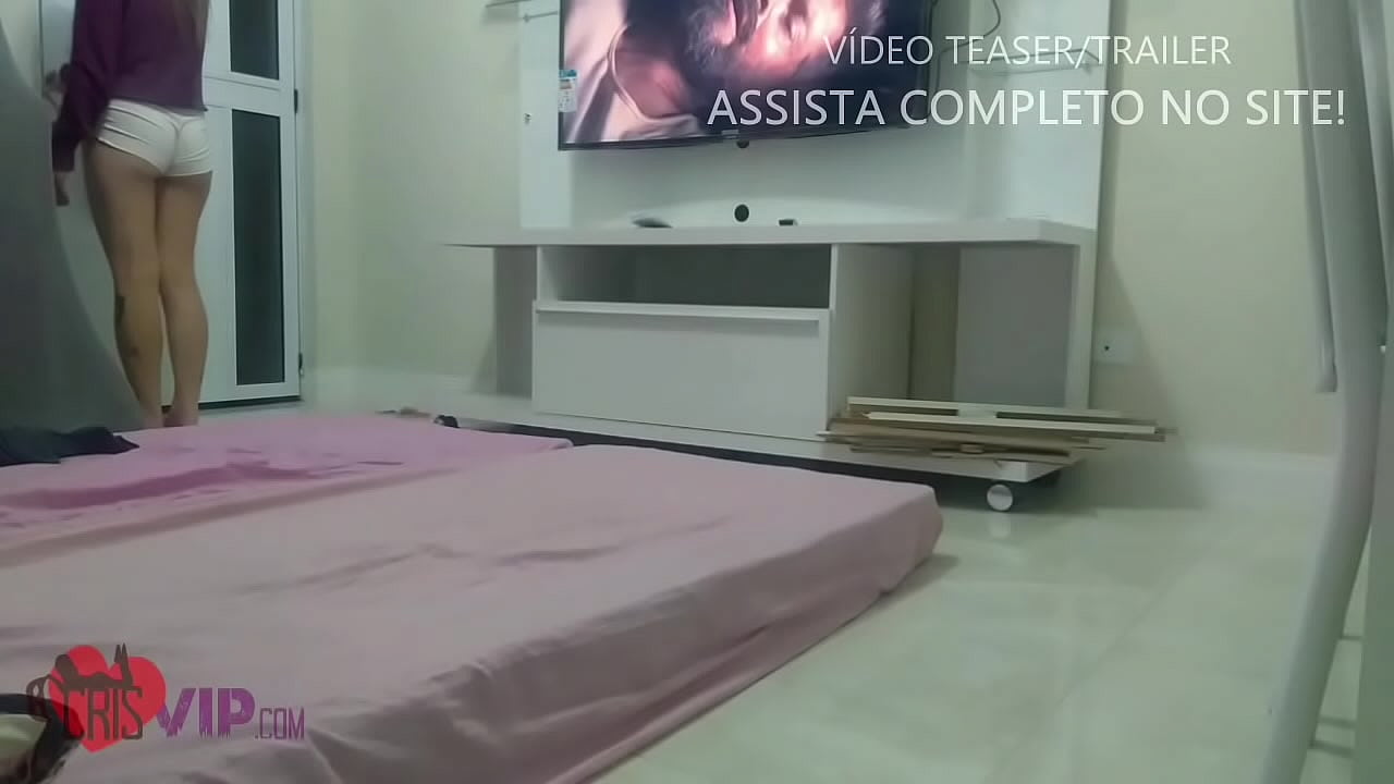 Casada safada recebendo entregador de pizza, primeiro v&iacute;deo de exibi&ccedil;&atilde;o com entregador.