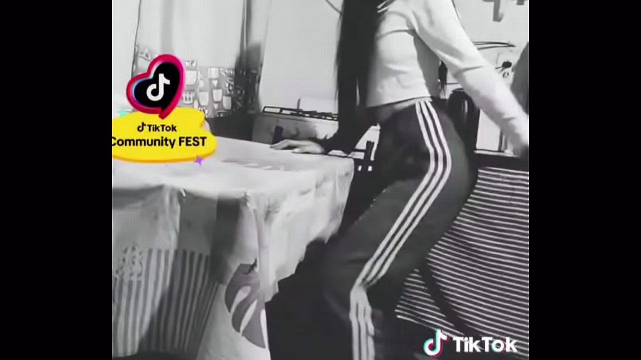 Y&eacute;sica quiero leche