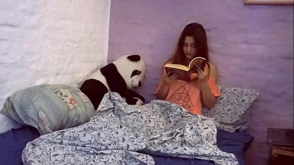 Pierdo el ex&aacute;men porque mi ex se mete en mi cuarto y me folla hasta que quedo muy cansada