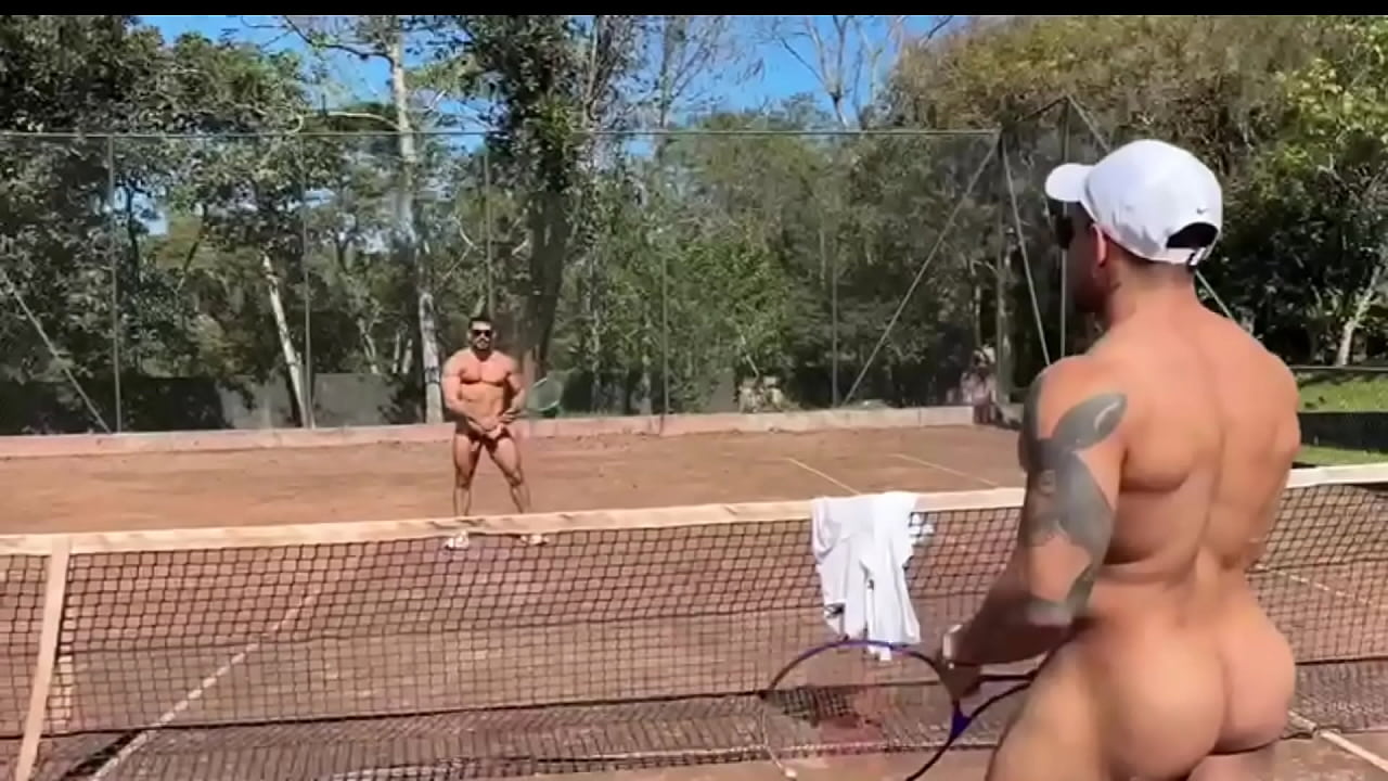 FUI JOGAR TENIS E O CLIMA ESQUENTOU. COMI MEU PARCEIRO NA QUADRA MESMO. - FREE