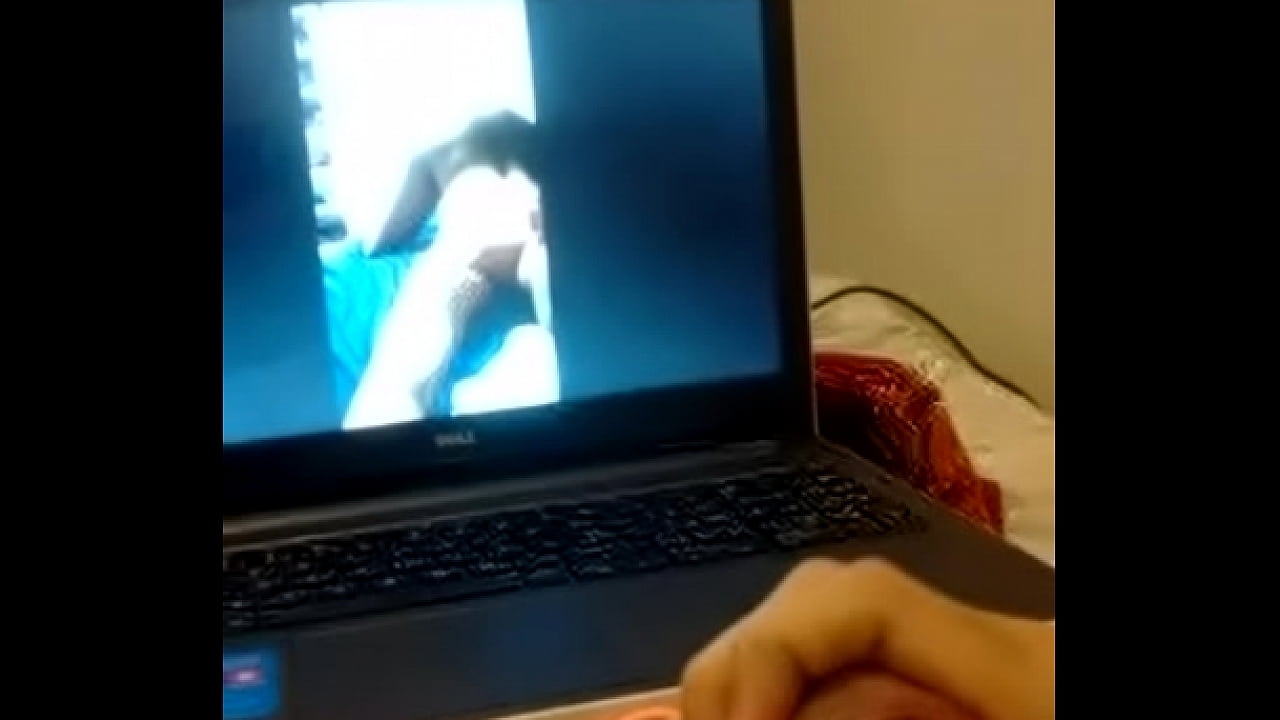 Safado batendo com meus nudes