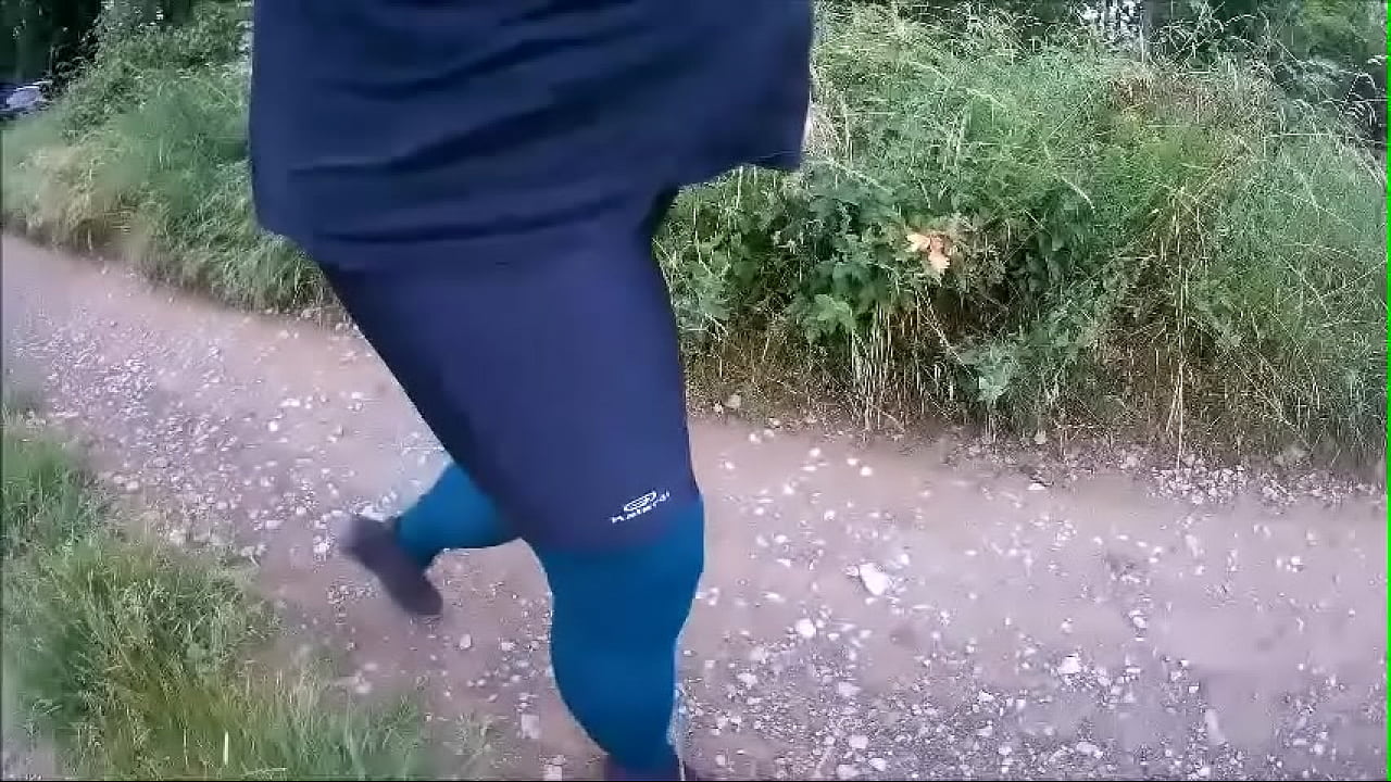 Outdoor mit Tutu, Rock und Radlerhose