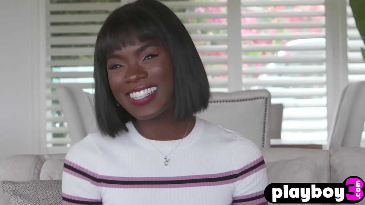 Naughty black MILF Ana Foxxx enjoys masturbation