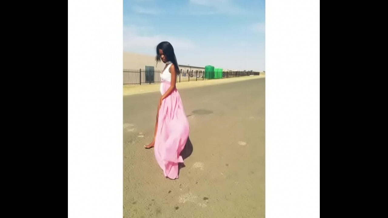 Sexy show off in the streets( Yandy)