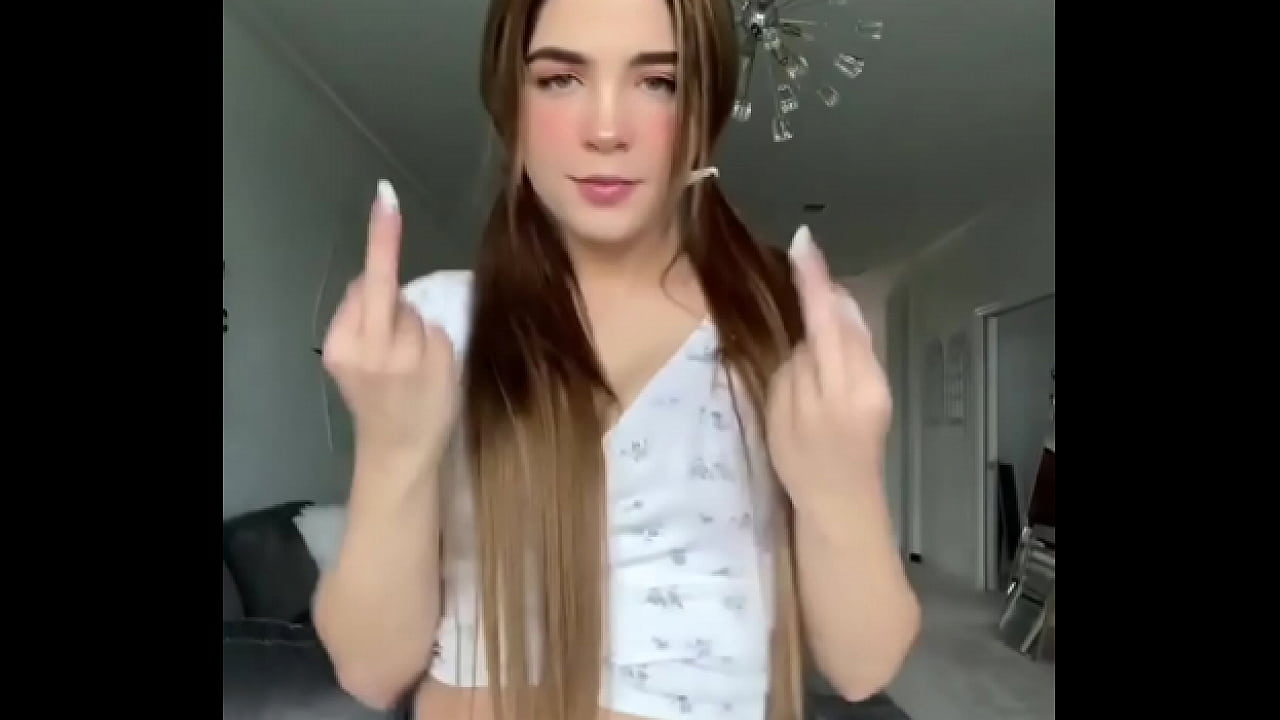 Chica streamer sexi bailando