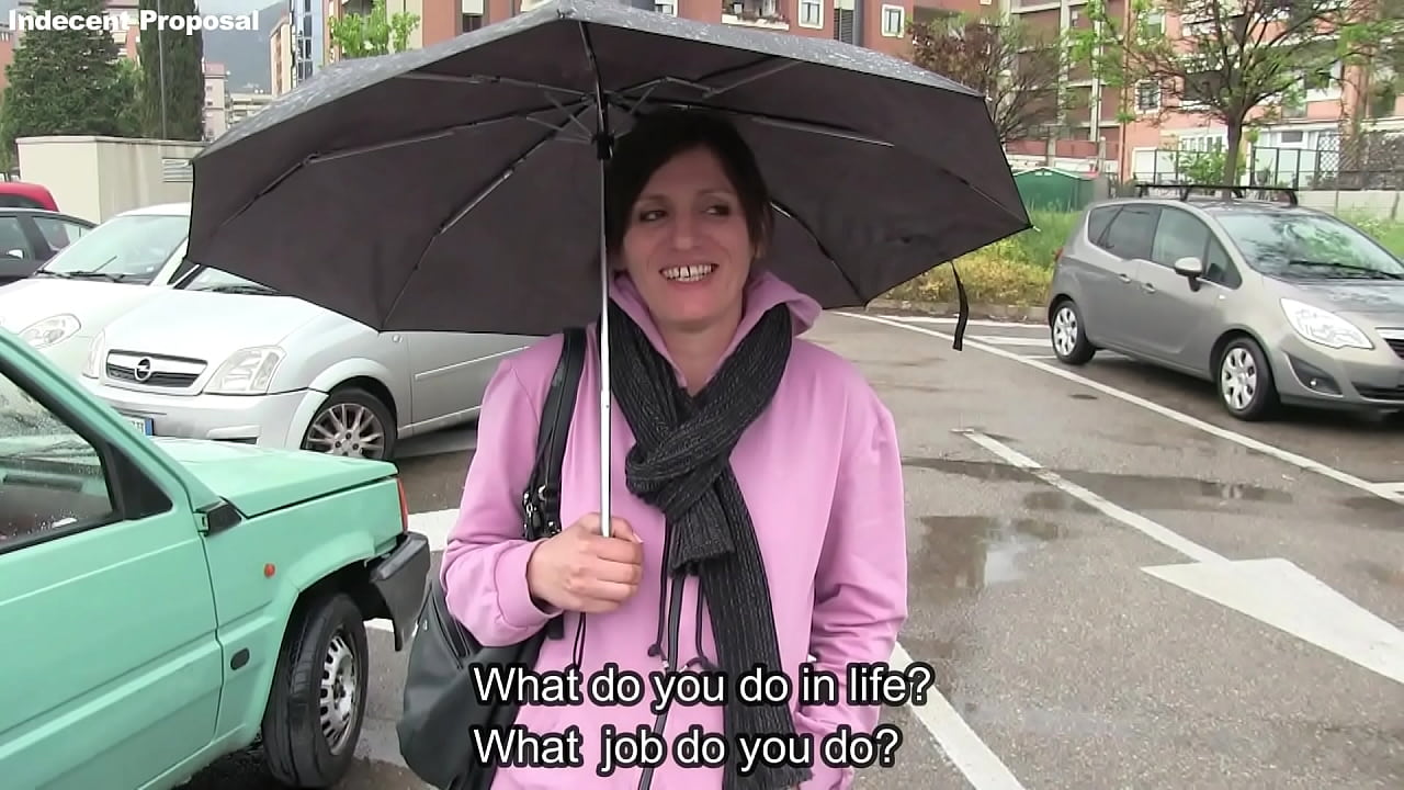 Esclusivo - Per 2000&euro; MILF italiana tradisce il marito con uno sconosciuto - English subtitles